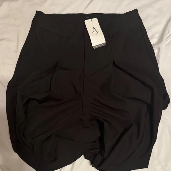 Pleated Wide Leg Black Trousers - Picture 2 of 8